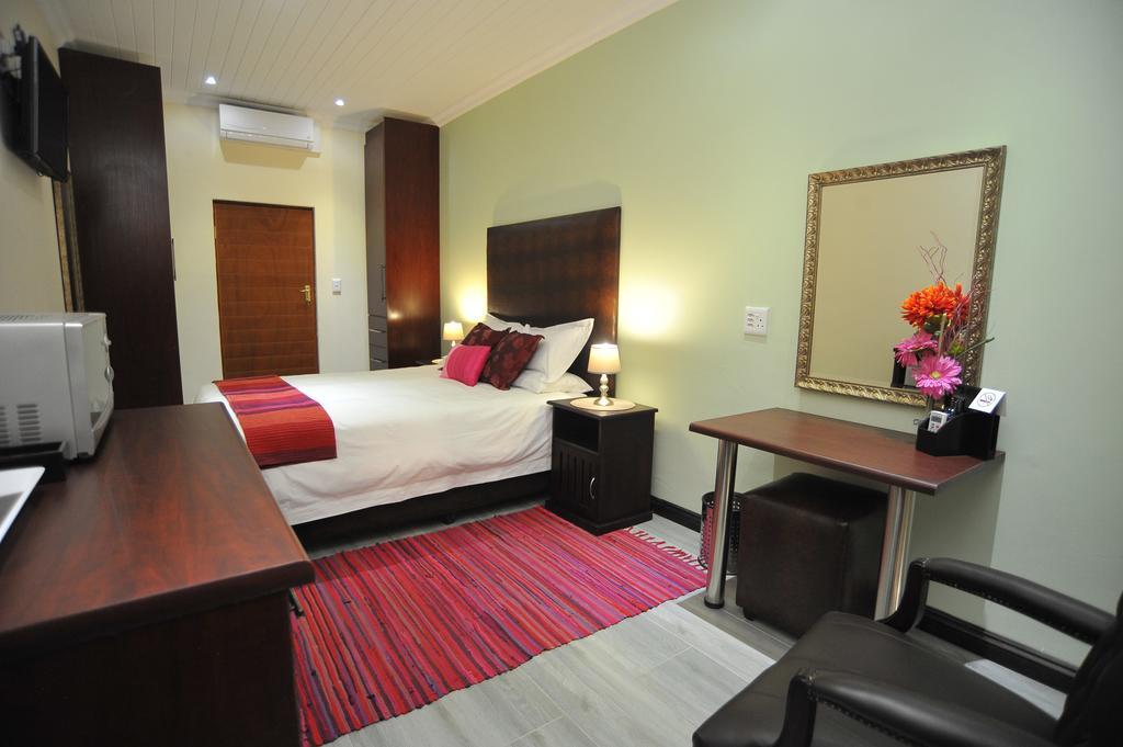 Sunset Manor Guest House Potchefstroom Ngoại thất bức ảnh