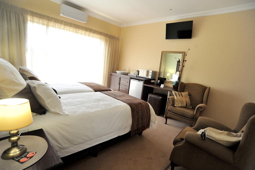 Sunset Manor Guest House Potchefstroom Ngoại thất bức ảnh