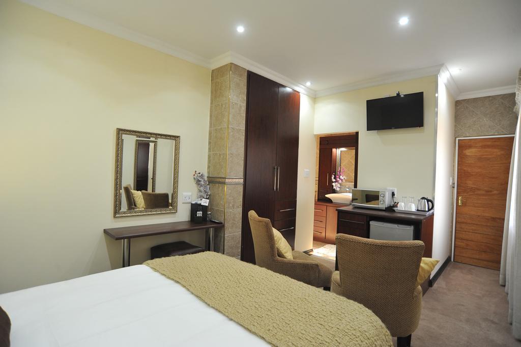 Sunset Manor Guest House Potchefstroom Ngoại thất bức ảnh
