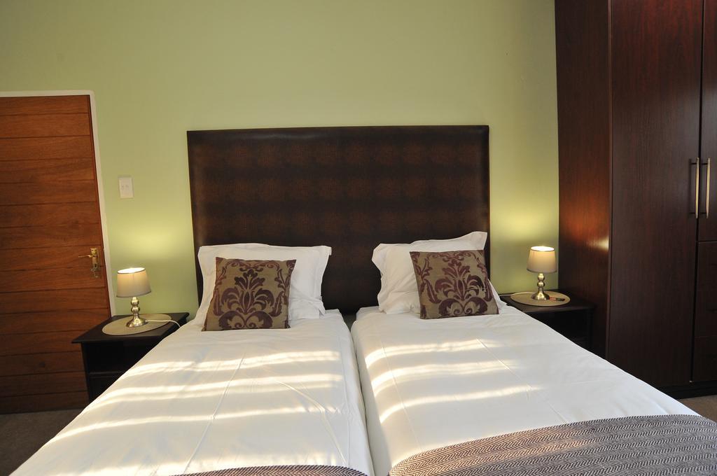 Sunset Manor Guest House Potchefstroom Ngoại thất bức ảnh